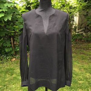 Stella & Jamie cold shoulder top